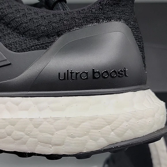 NiB Adidas Ultraboost in Black size 7 - Picture 11 of 12